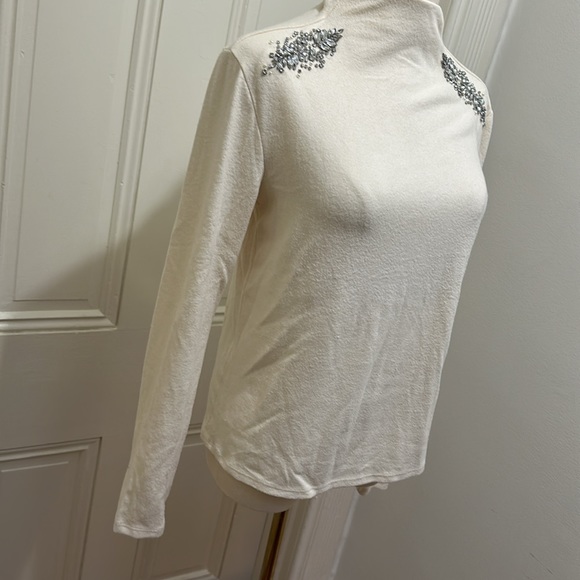 Cream sweater with rhinestone details ♥️ - Picture 5 of 8